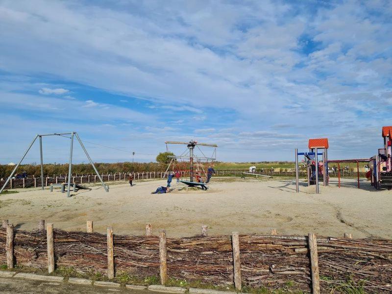 Lodge Camp Harlesiel Direkt Am Wattenmeer Wittmund Esterno foto